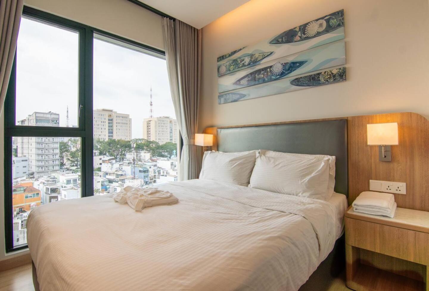 Luxury 2 Or 3Br Apartment In Dist 1 N Pool, Gym, Airport Pickup Хошимин Екстериор снимка