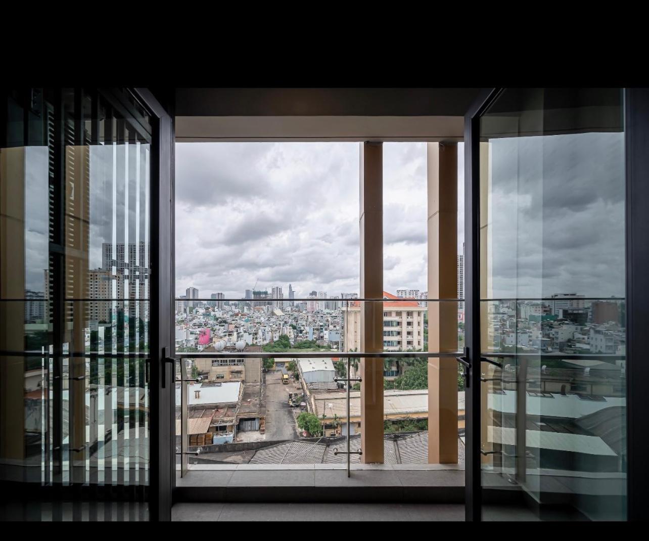 Luxury 2 Or 3Br Apartment In Dist 1 N Pool, Gym, Airport Pickup Хошимин Екстериор снимка