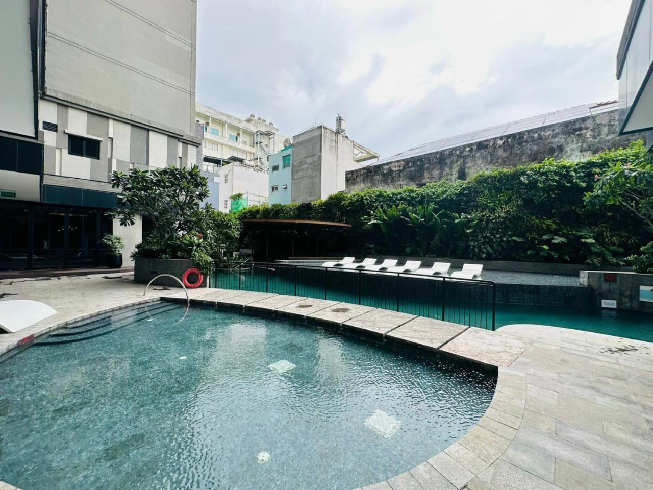 Luxury 2 Or 3Br Apartment In Dist 1 N Pool, Gym, Airport Pickup Хошимин Екстериор снимка