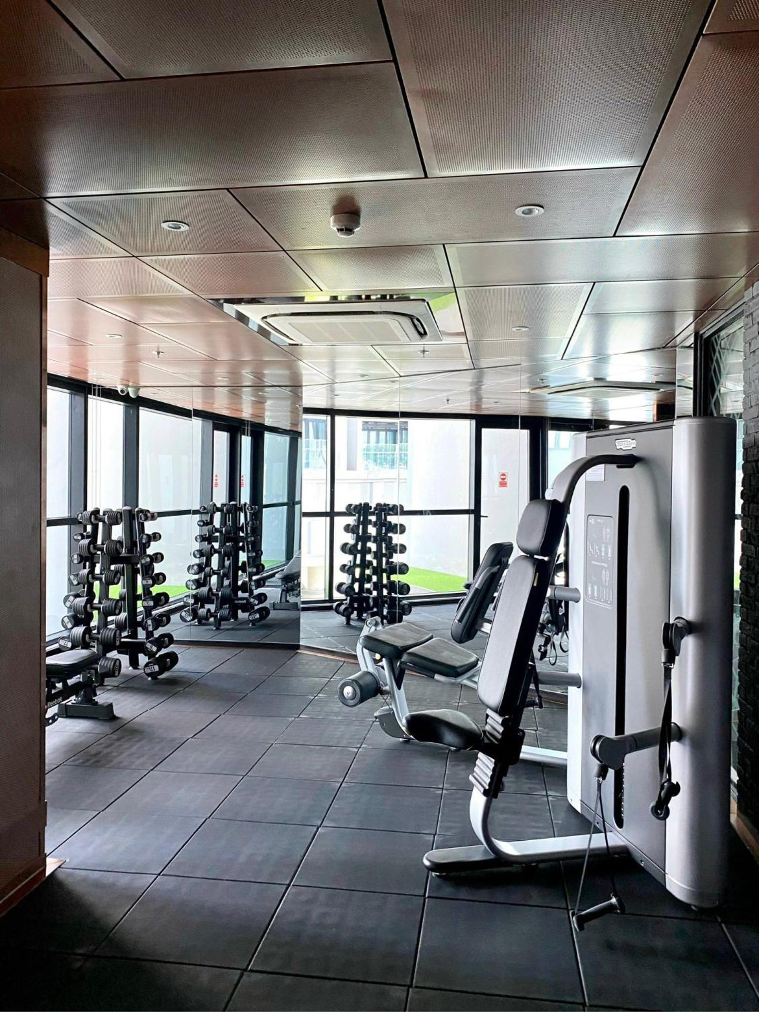Luxury 2 Or 3Br Apartment In Dist 1 N Pool, Gym, Airport Pickup Хошимин Екстериор снимка