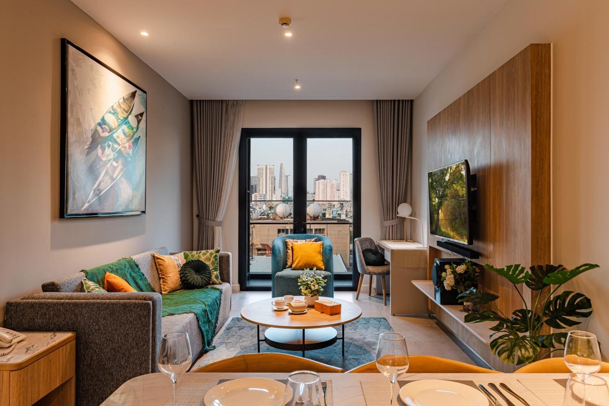 Luxury 2 Or 3Br Apartment In Dist 1 N Pool, Gym, Airport Pickup Хошимин Екстериор снимка