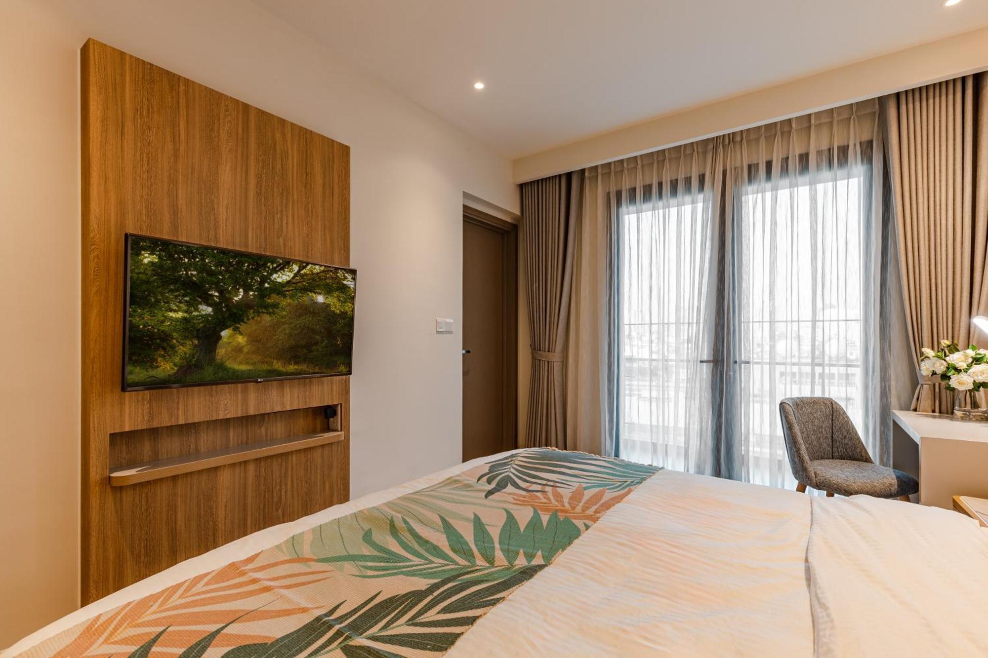 Luxury 2 Or 3Br Apartment In Dist 1 N Pool, Gym, Airport Pickup Хошимин Екстериор снимка